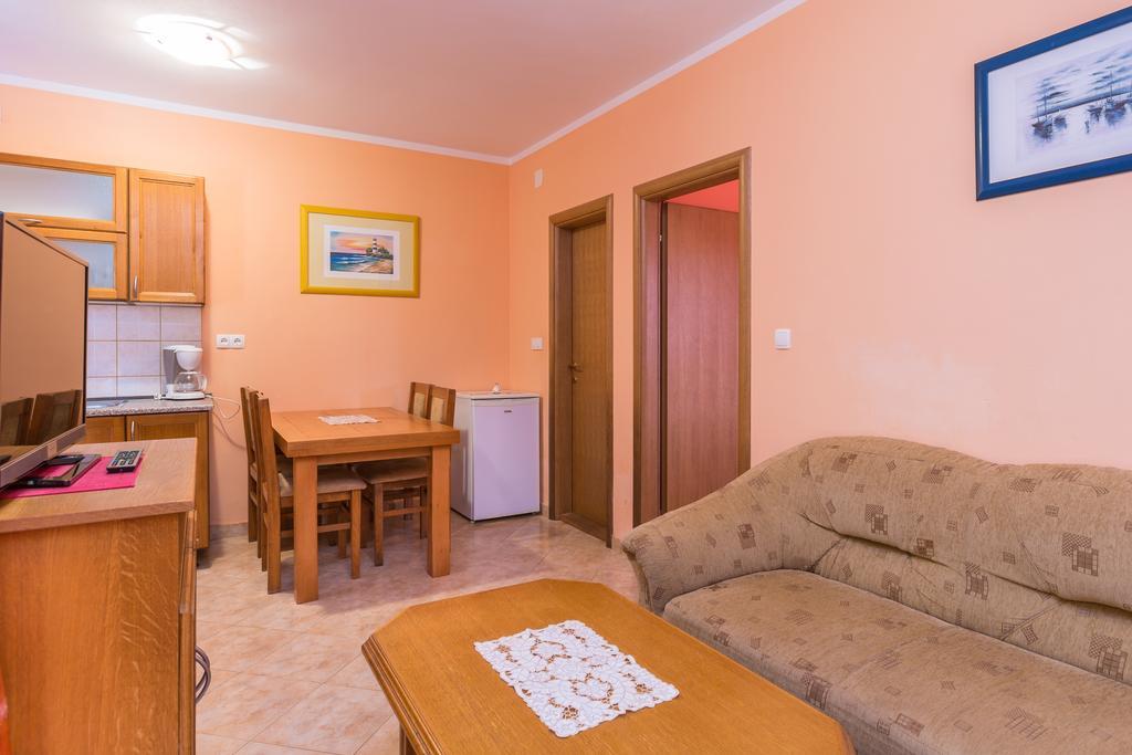 Apartments Villa Orange Медулин Екстер'єр фото