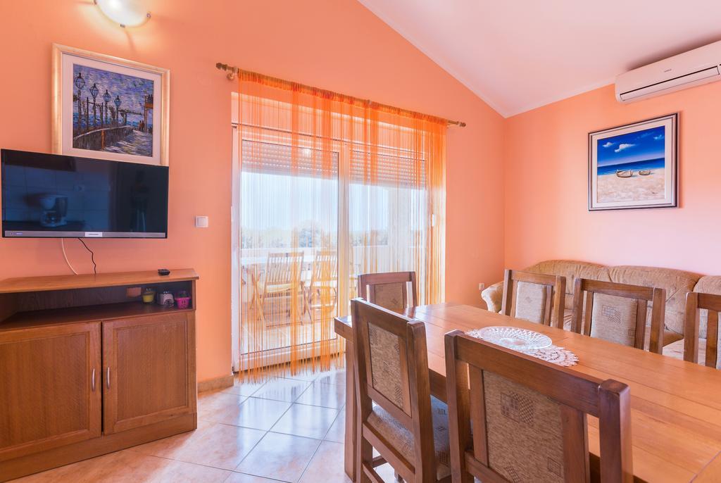 Apartments Villa Orange Медулин Екстер'єр фото