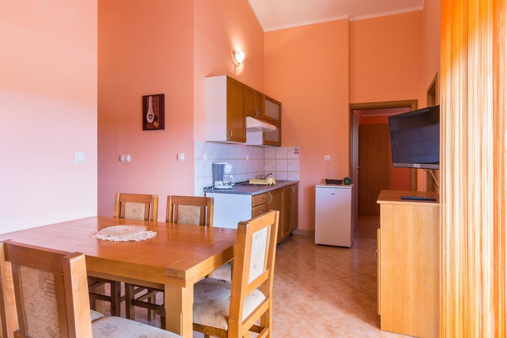 Apartments Villa Orange Медулин Екстер'єр фото